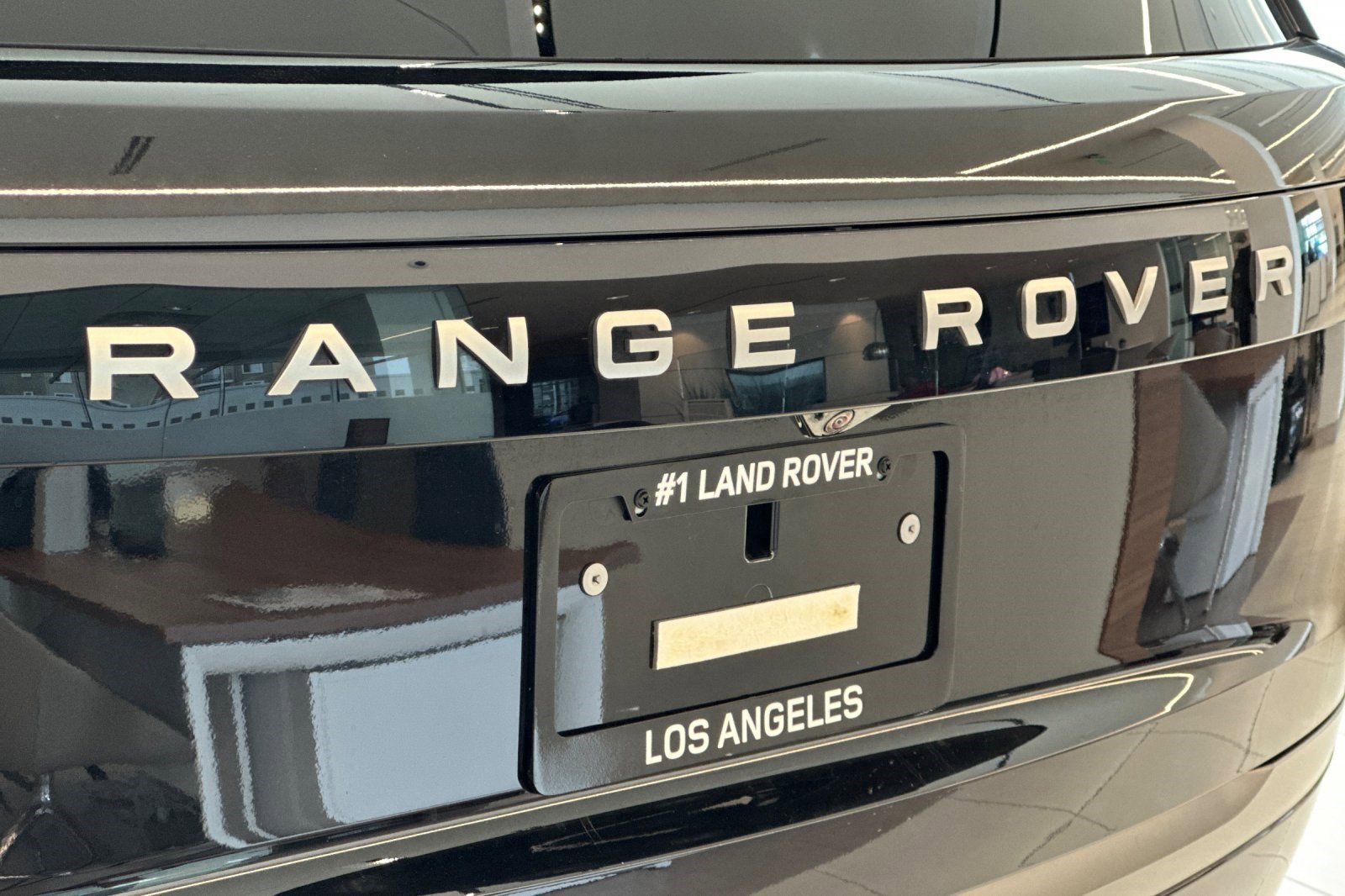 Certified 2025 Land Rover Range Rover Long Wheelbase SE image 14