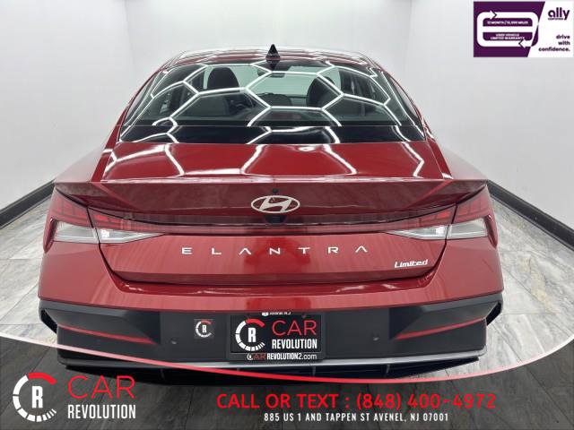 Used 2024 Hyundai Elantra Limited FWD image 5