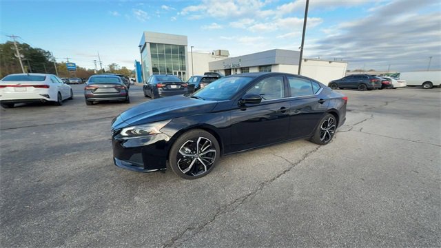 Used 2024 Nissan Altima 2.5 SR image 4