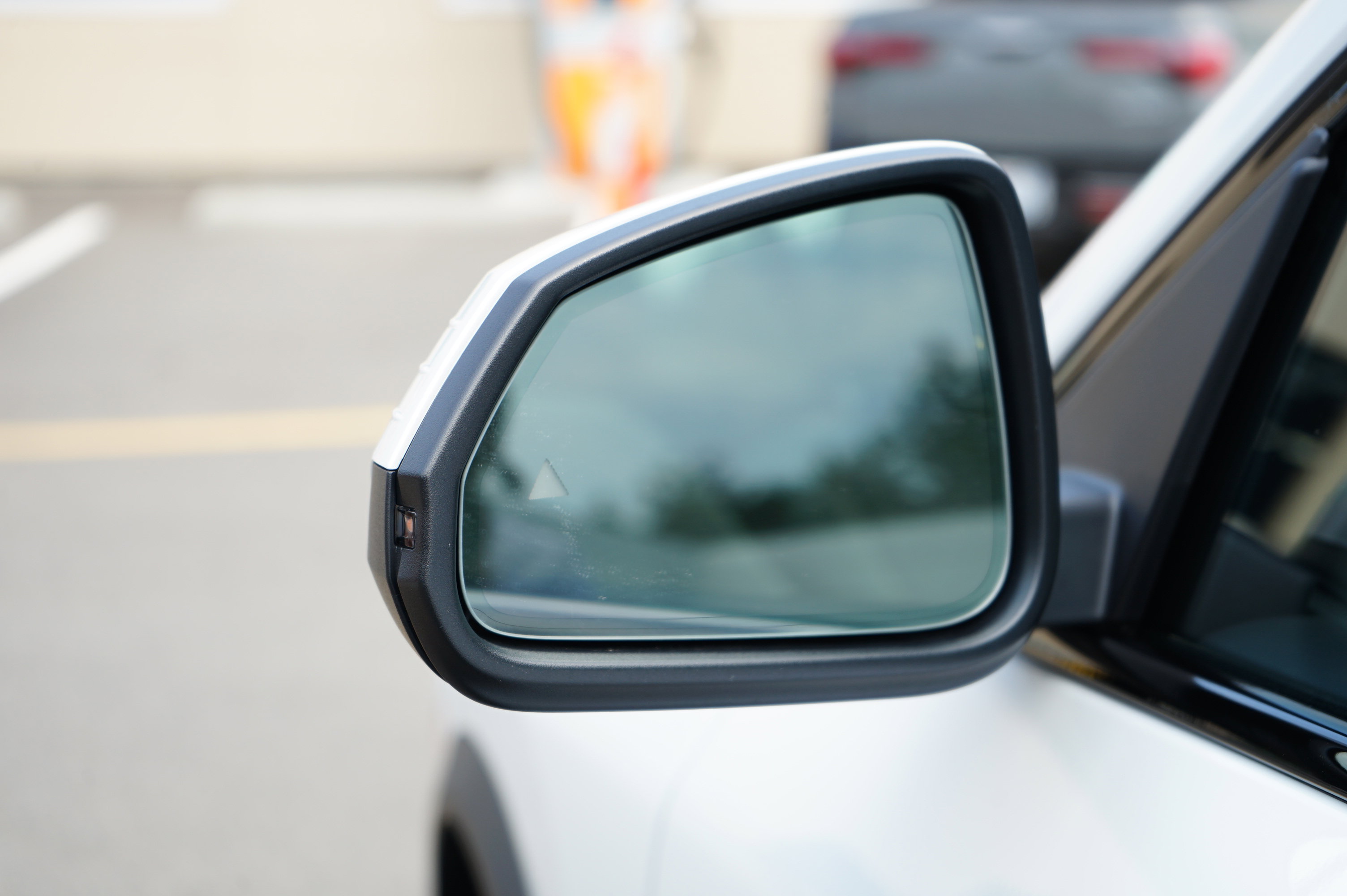 Used 2025 BMW X2 xDrive28i w/ Convenience Package image 14