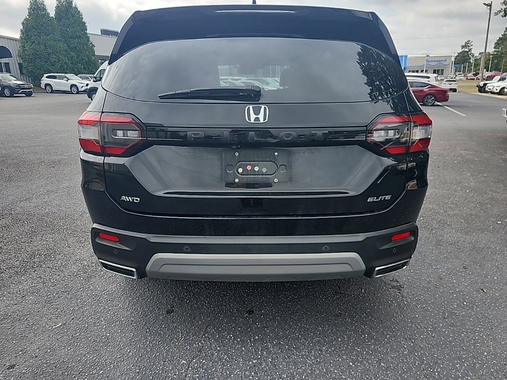 Used 2023 Honda Pilot Elite image 6