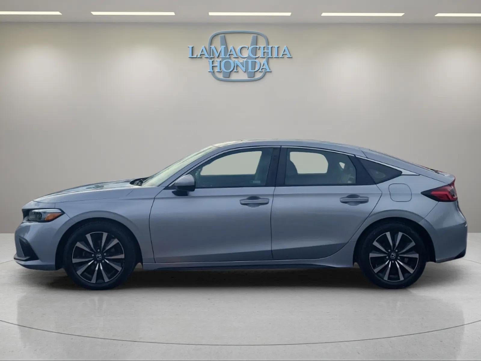 Used 2024 Honda Civic EX-L image 2