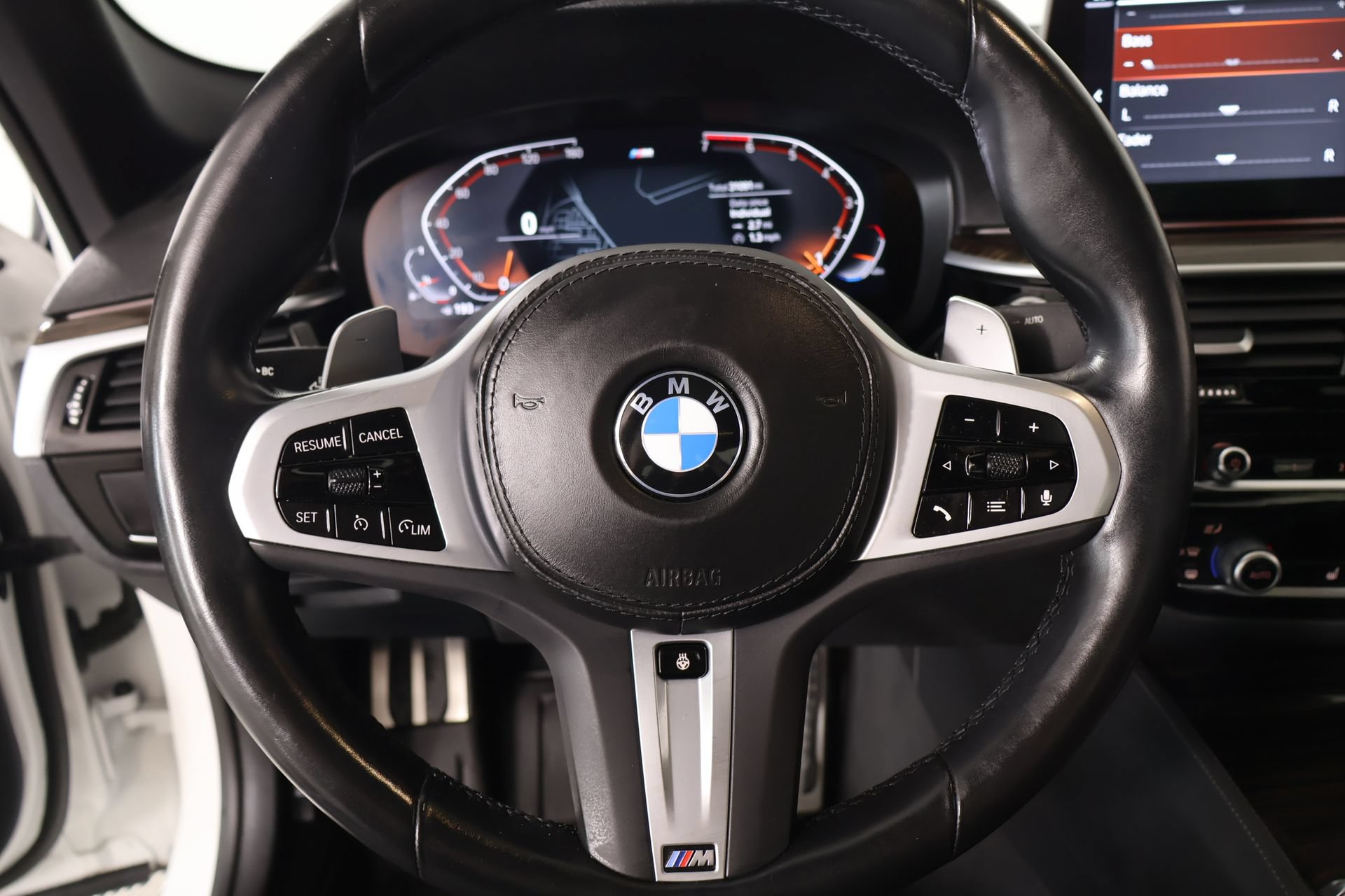Used 2023 BMW 530i xDrive w/ M Sport Package AWD/4WD image 3