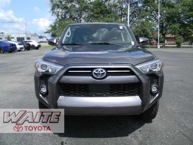 Used 2022 Toyota 4Runner SR5 Premium w/ Moonroof Package AWD/4WD image 6