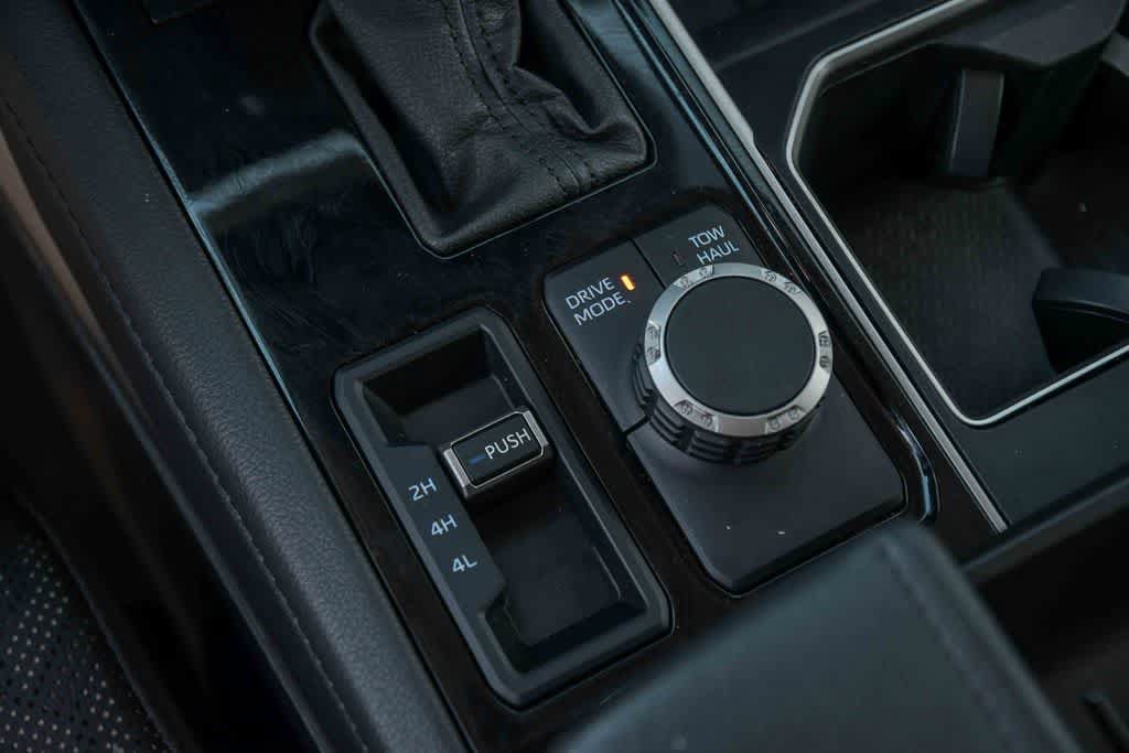 Used 2024 Toyota Tundra Limited AWD/4WD image 20