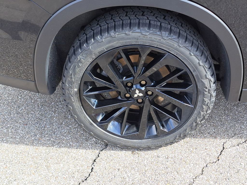 Used 2024 Mitsubishi Outlander SE image 6