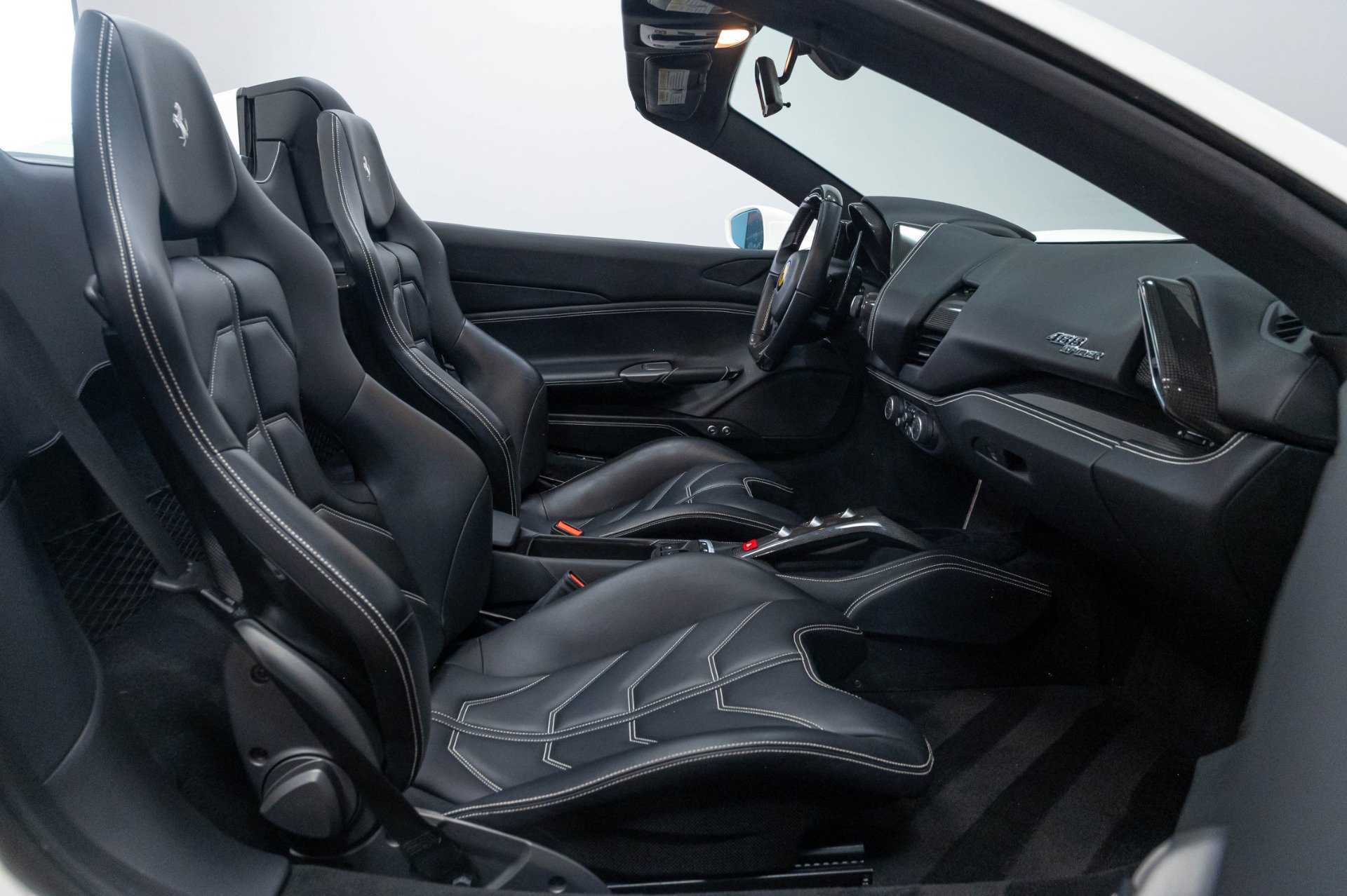 Used 2016 Ferrari 488 Spider RWD image 28