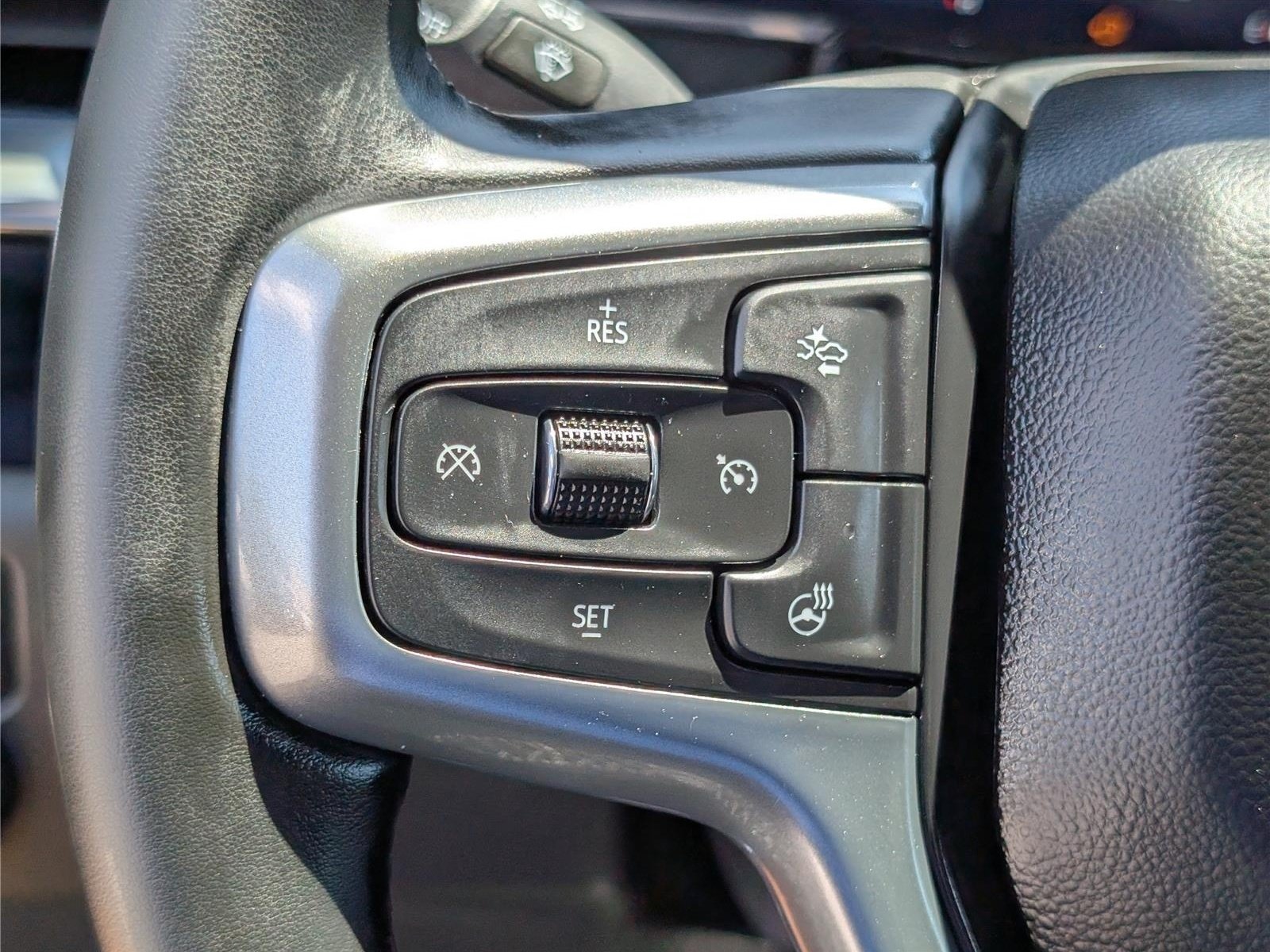 Used 2023 Chevrolet Silverado 1500 LT AWD/4WD image 21