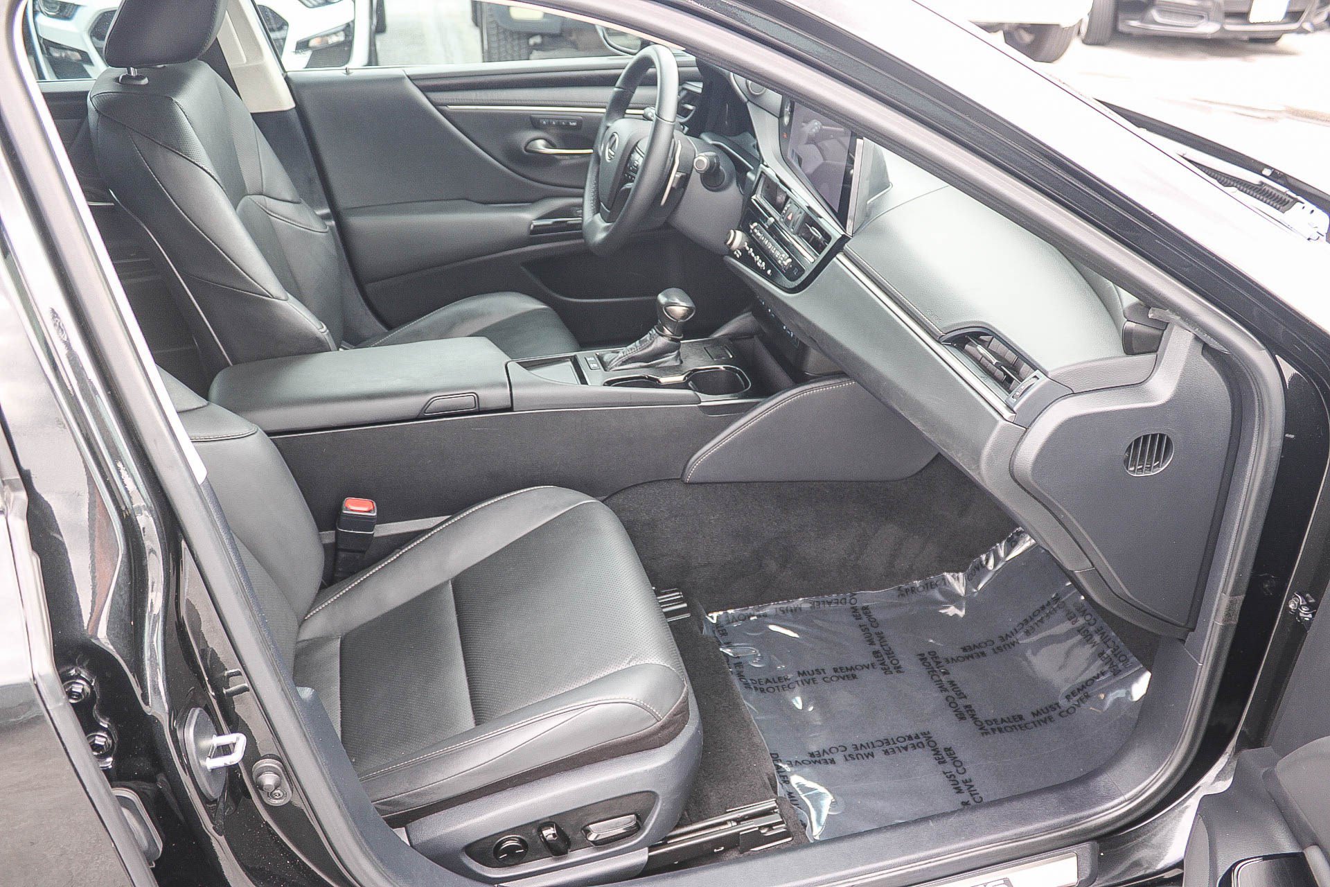 Used 2024 Lexus ES 300h w/ Premium Package FWD image 17