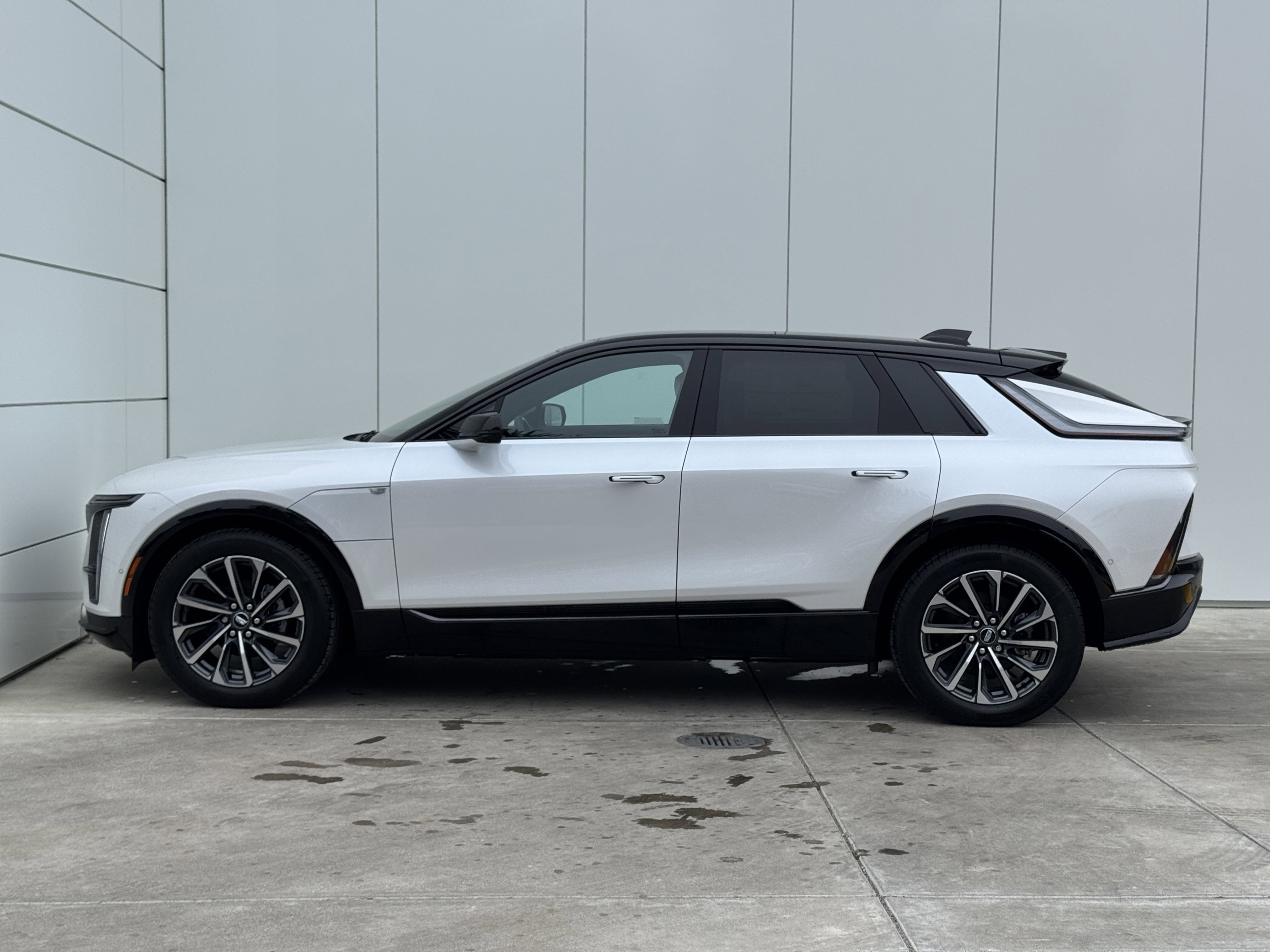 New 2025 Cadillac Lyriq Sport image 5