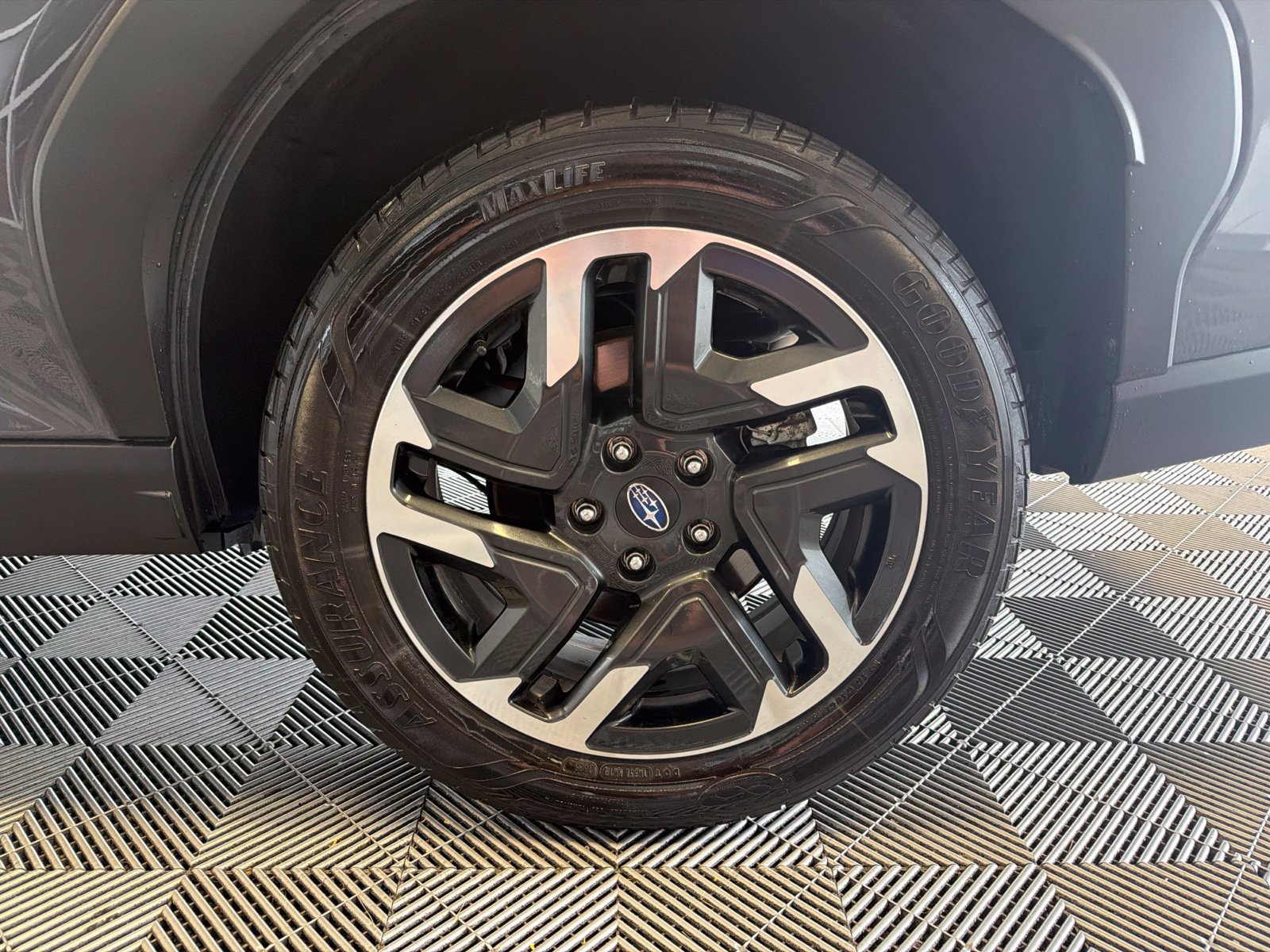 Used 2025 Subaru Forester Limited AWD/4WD image 8