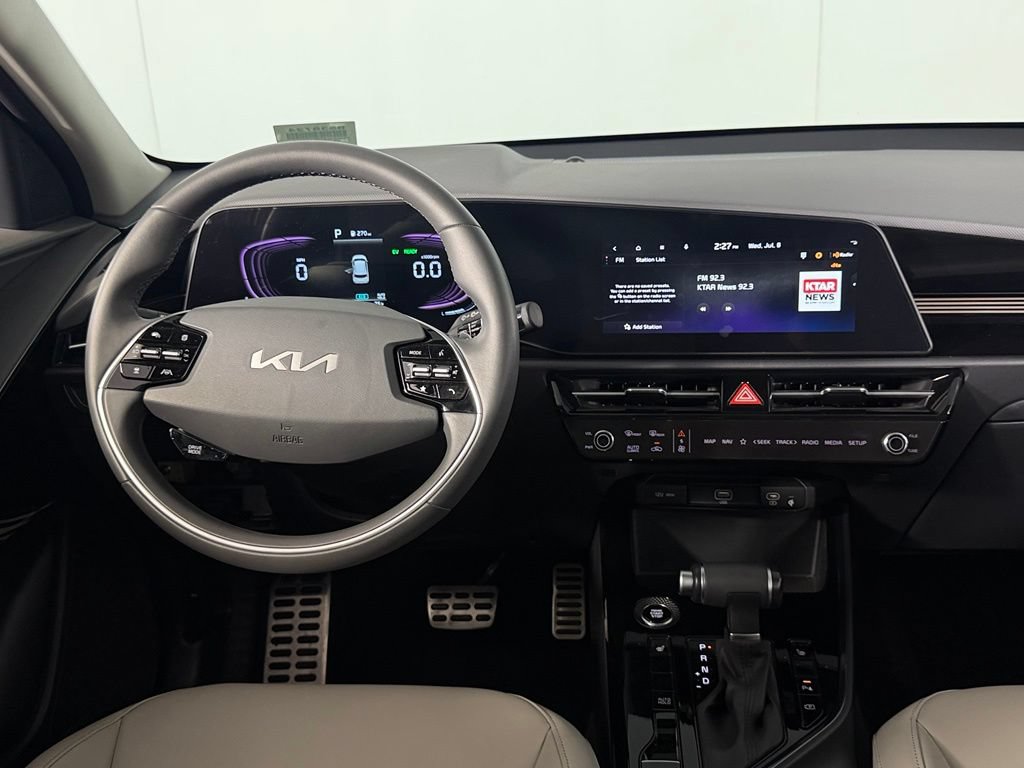 Used 2024 Kia Niro EX Touring FWD image 14