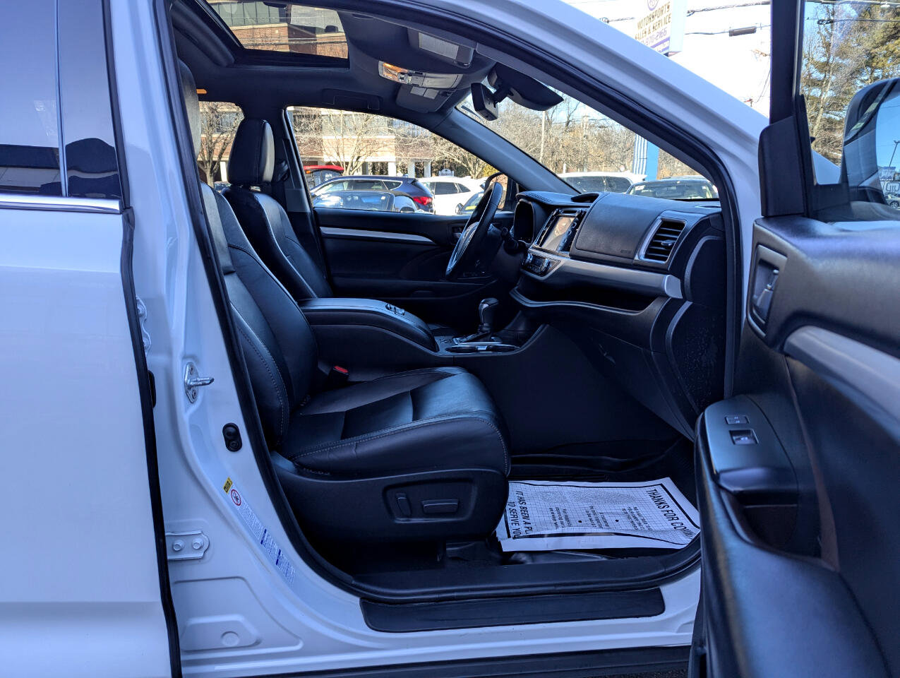 Used 2018 Toyota Highlander XLE image 33