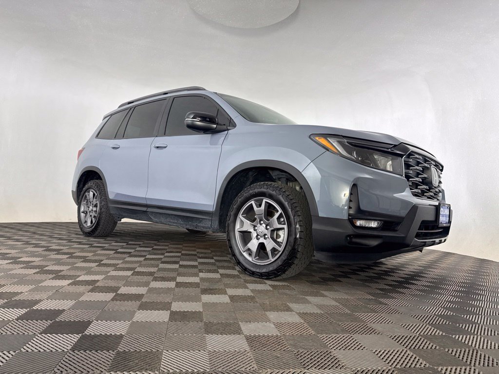 Used 2024 Honda Passport TrailSport image 2