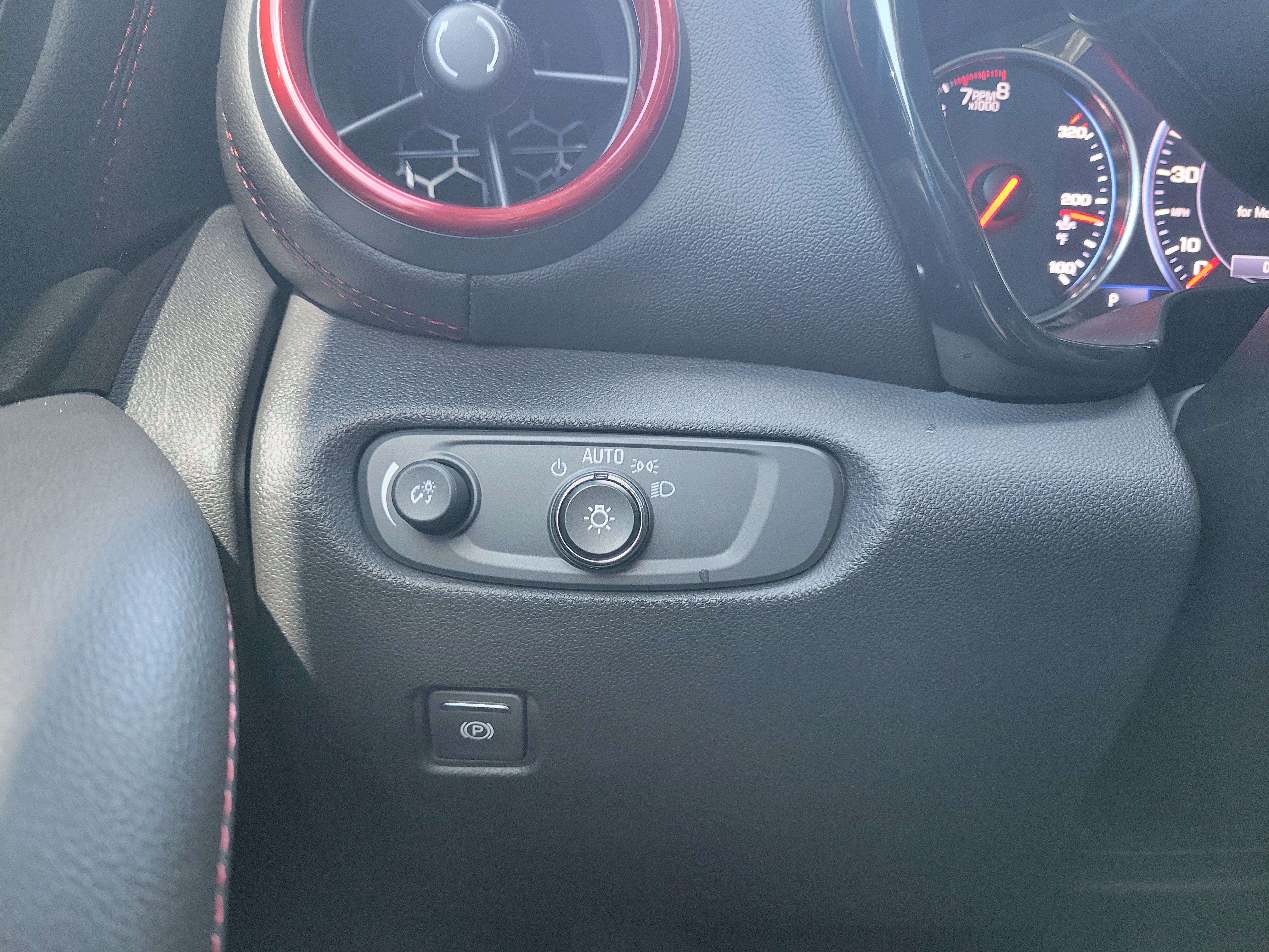Certified 2021 Chevrolet Blazer RS w/ Enhanced Convenience Package FWD image 18