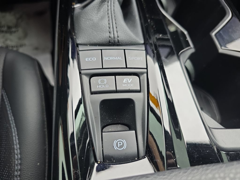 Used 2025 Toyota Camry XSE FWD image 27