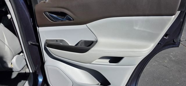 Used 2019 GMC Acadia SLT image 15