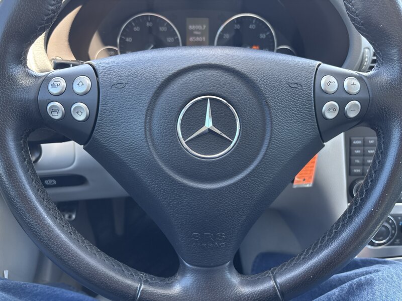 Used 2006 Mercedes-Benz C 350 Sedan image 40