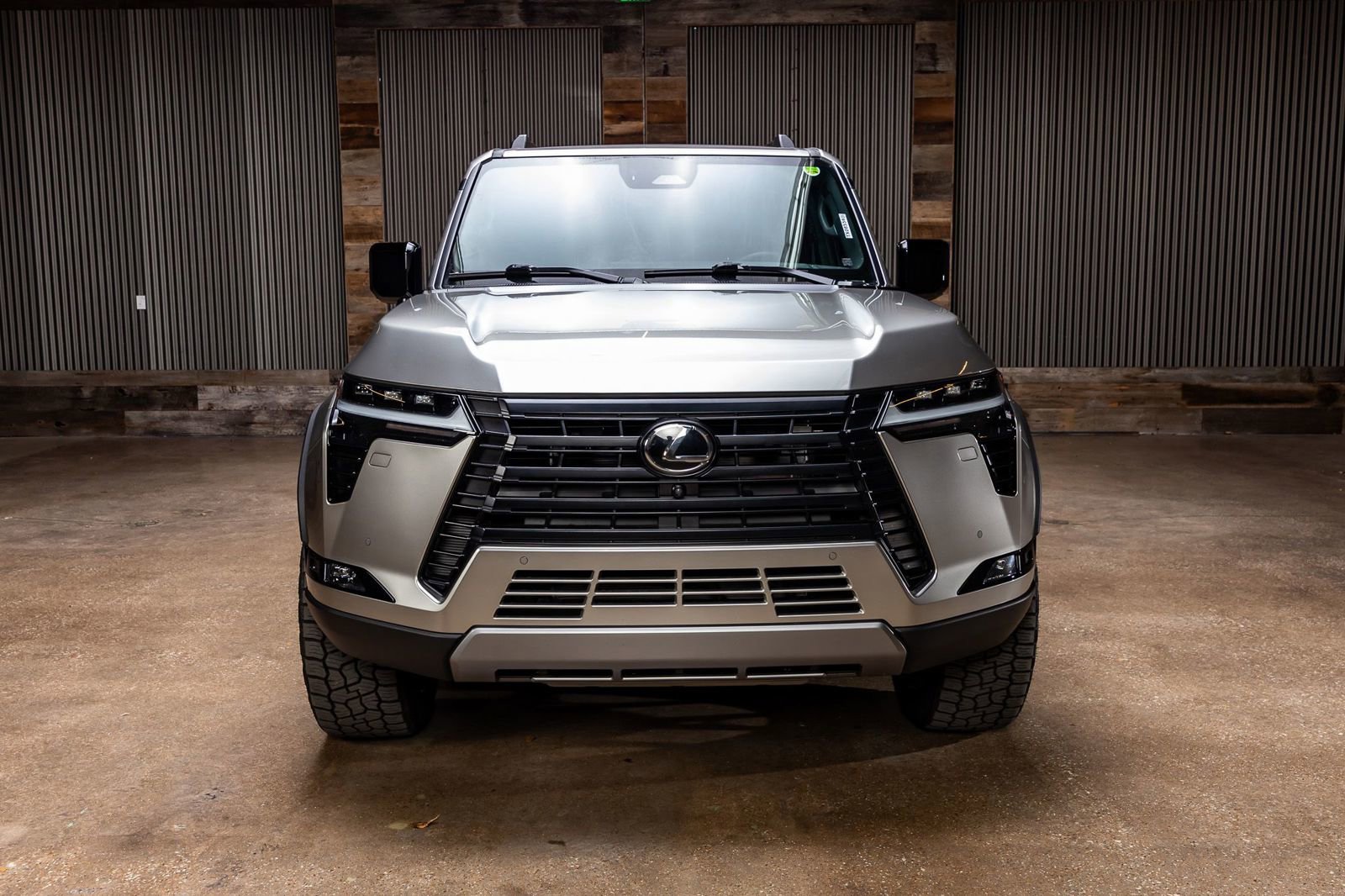 Used 2025 Lexus GX 550 image 2