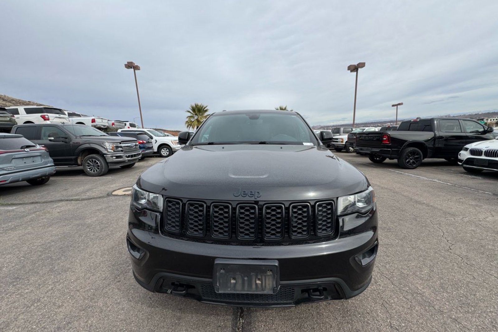 Used 2019 Jeep Grand Cherokee Laredo image 8