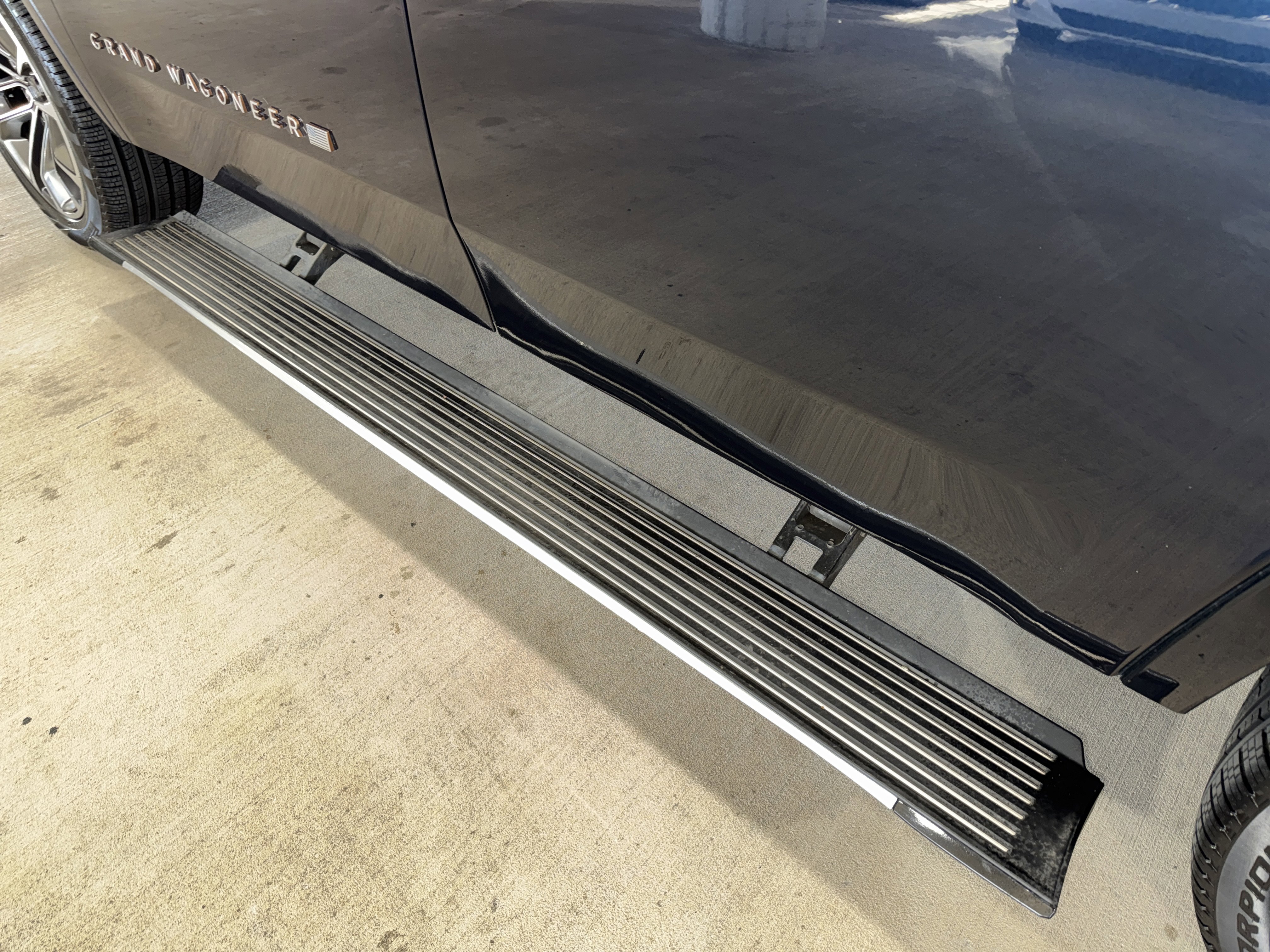 Used 2023 Jeep Grand Wagoneer Series III image 39