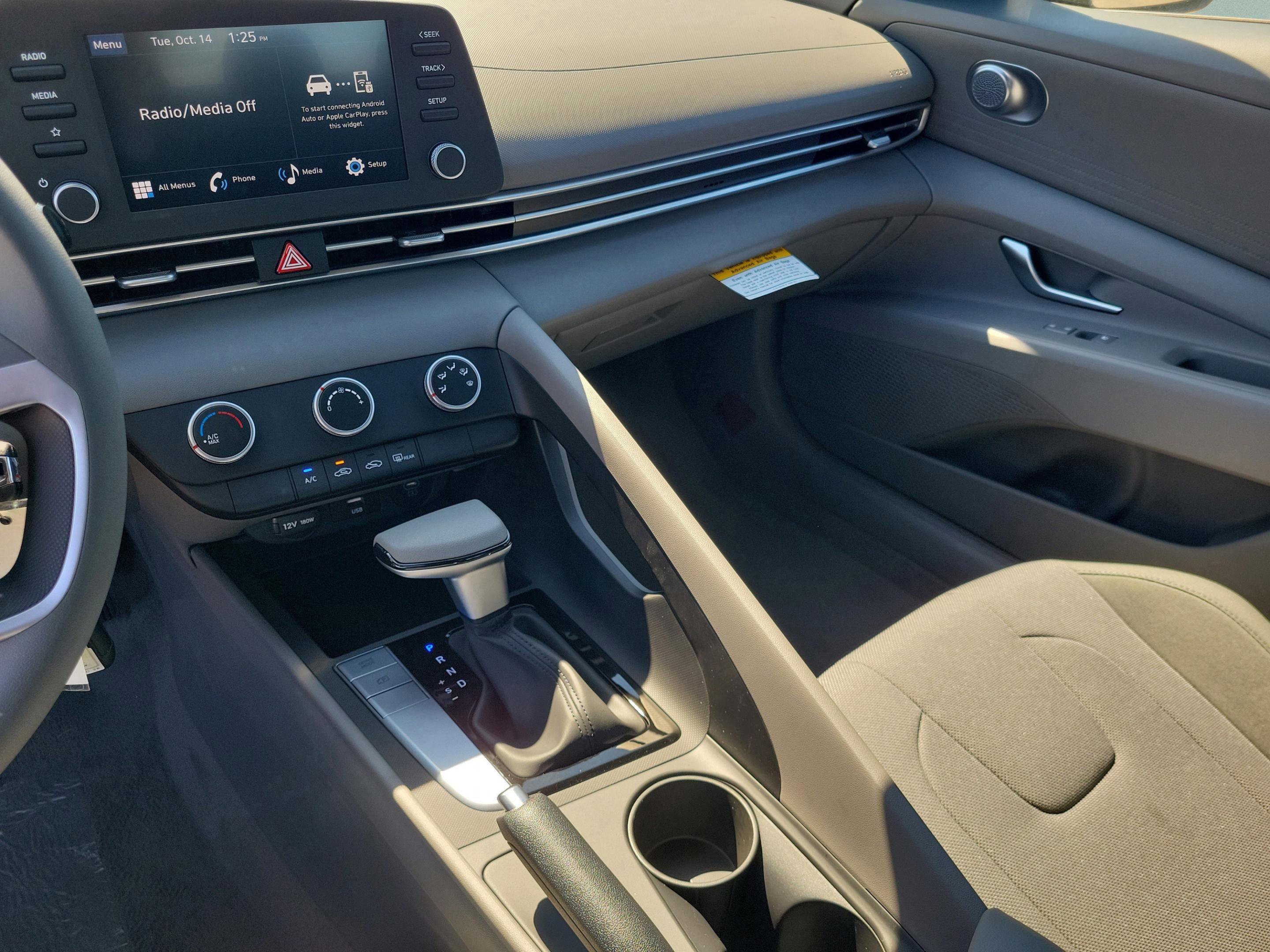 New 2026 Hyundai Elantra SE image 26