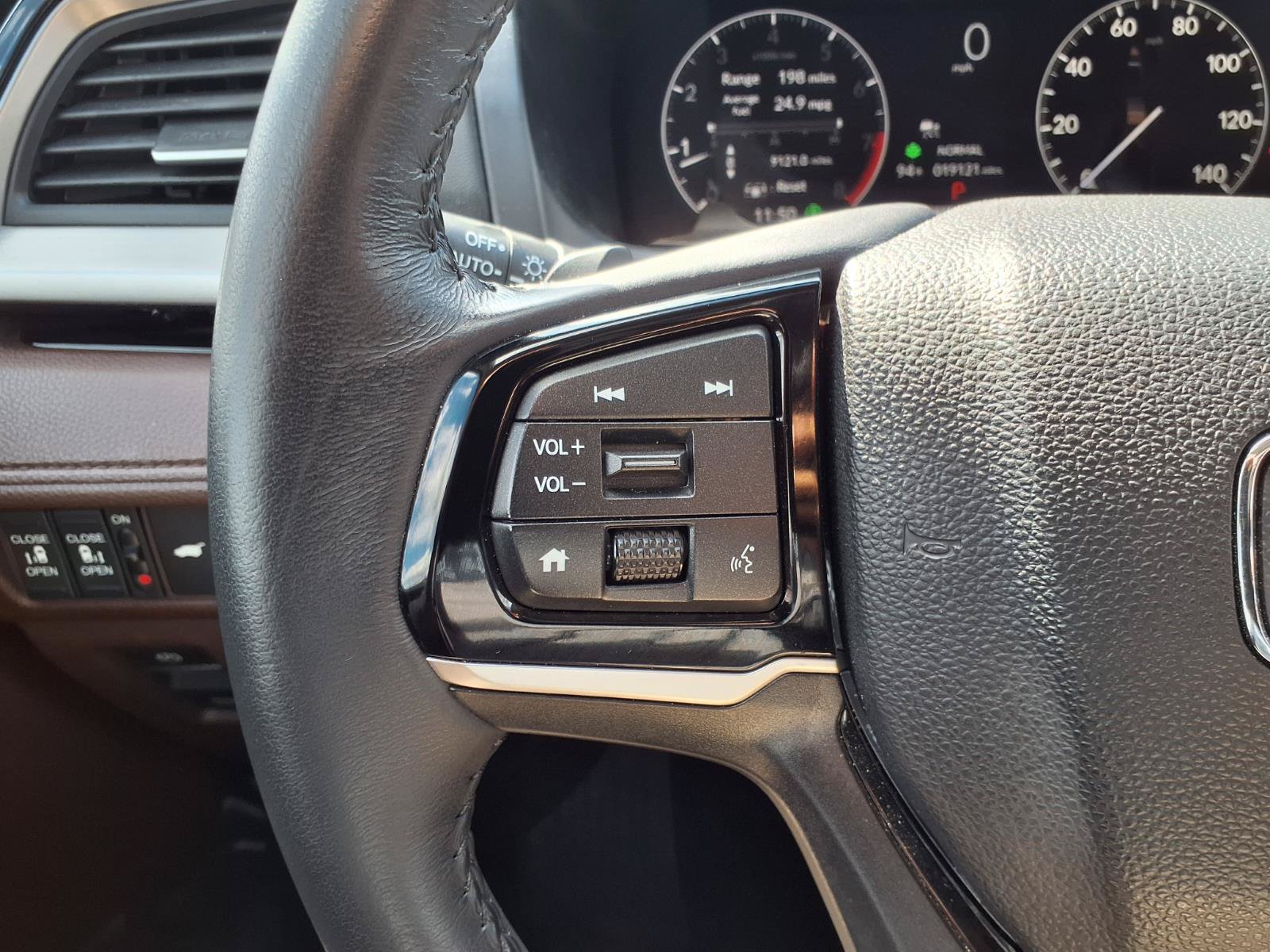 Used 2026 Honda Odyssey Touring image 20