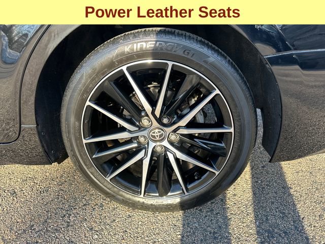 Used 2023 Toyota Camry SE w/ Cold Weather Package image 12