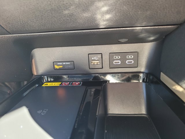 Used 2025 Toyota Camry XSE FWD image 25