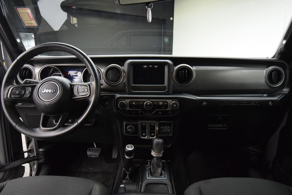 Used 2022 Jeep Wrangler Sport AWD/4WD image 31