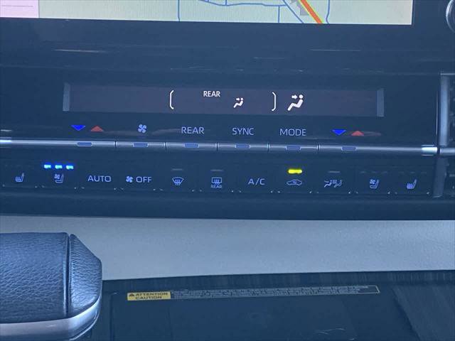 Certified 2022 Toyota Sienna Platinum image 19