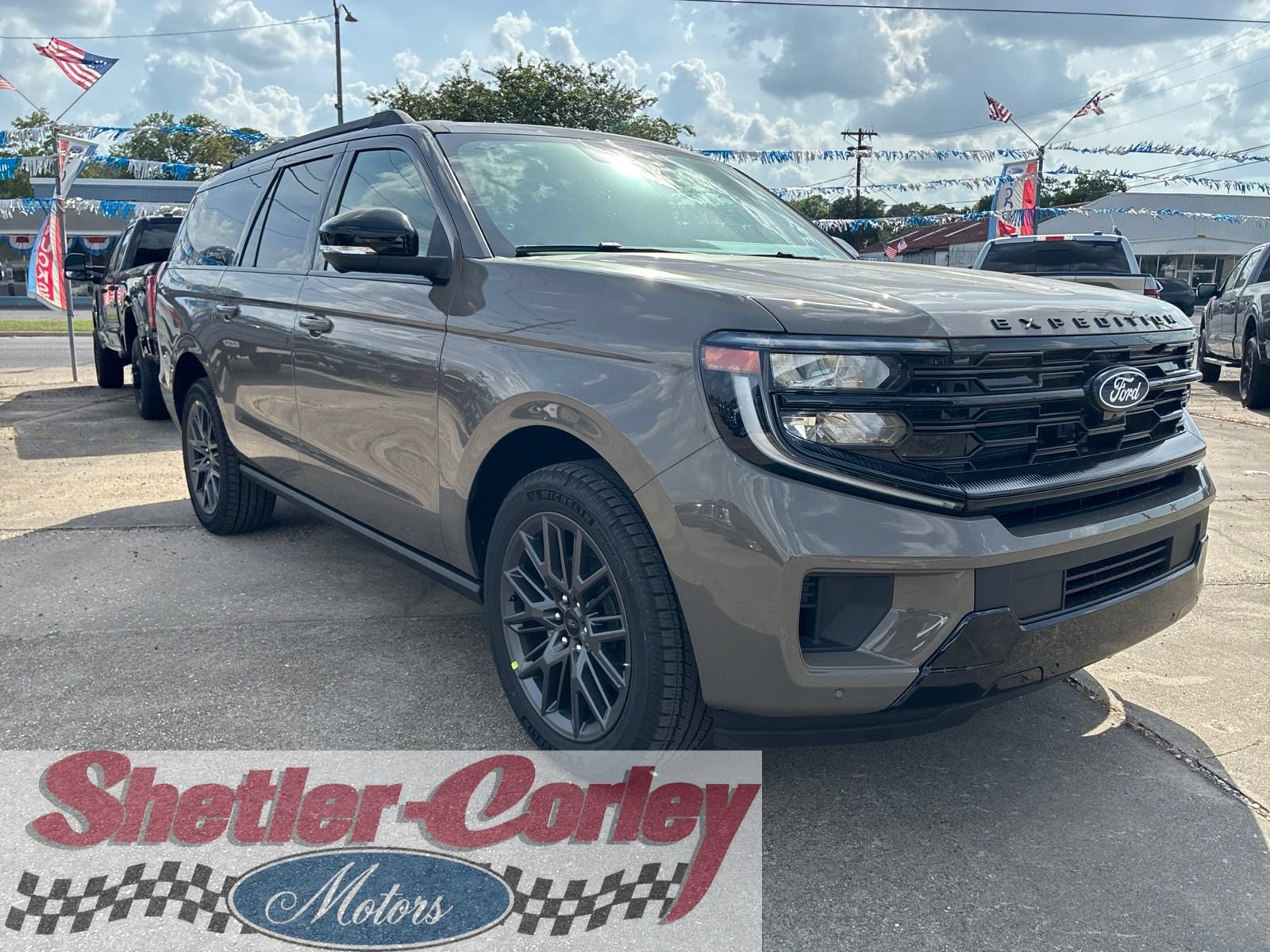 New 2027 Ford Expedition Max Platinum w/ Stealth Appearance Package RWD image 1