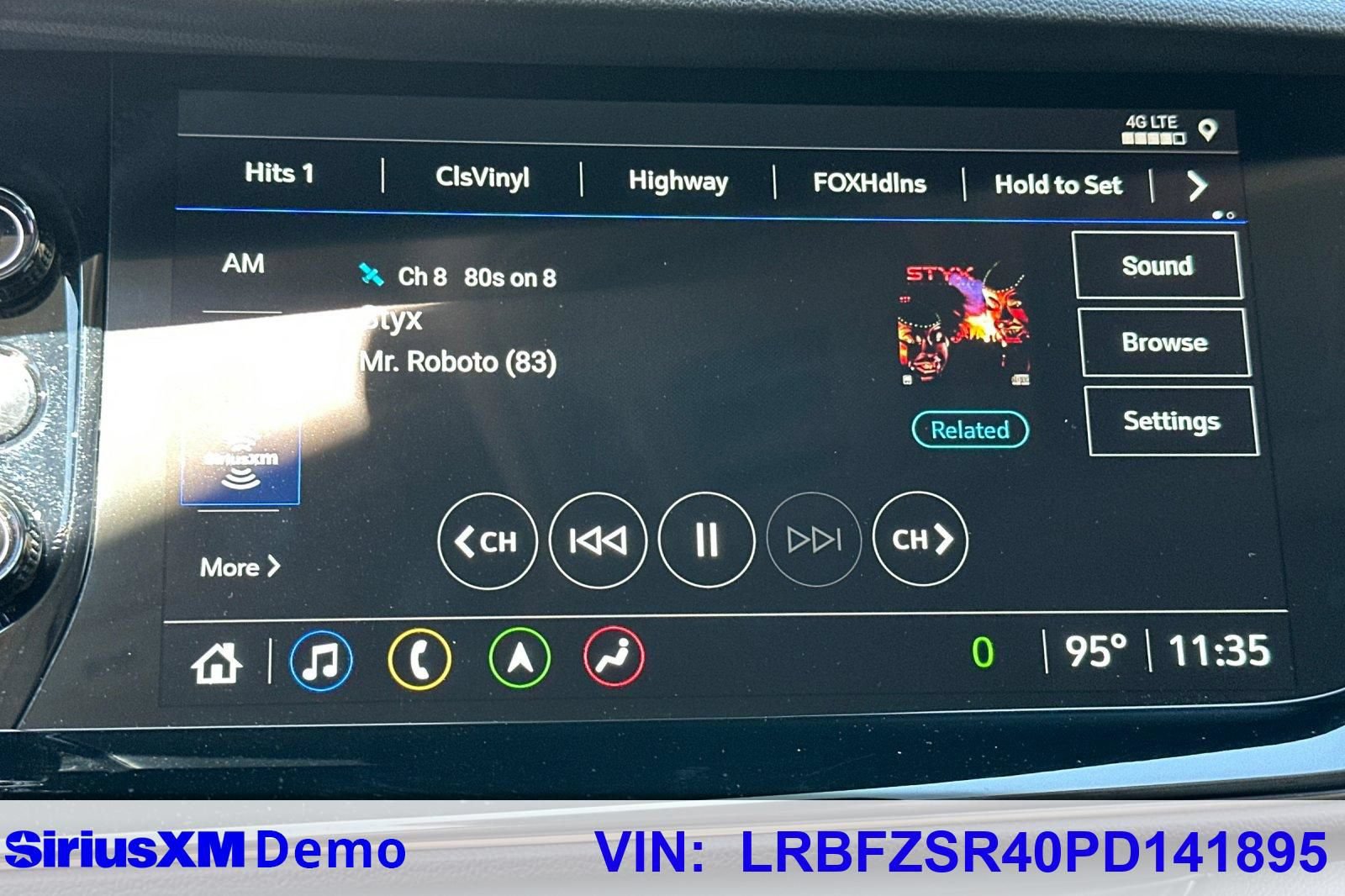 Certified 2023 Buick Envision Avenir AWD/4WD image 30