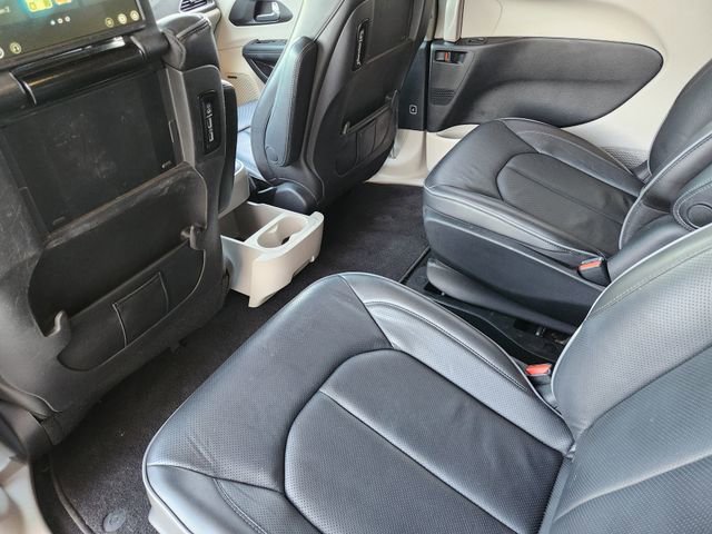 Certified 2020 Chrysler Pacifica Limited w/ Advanced Safetytec Group FWD image 29