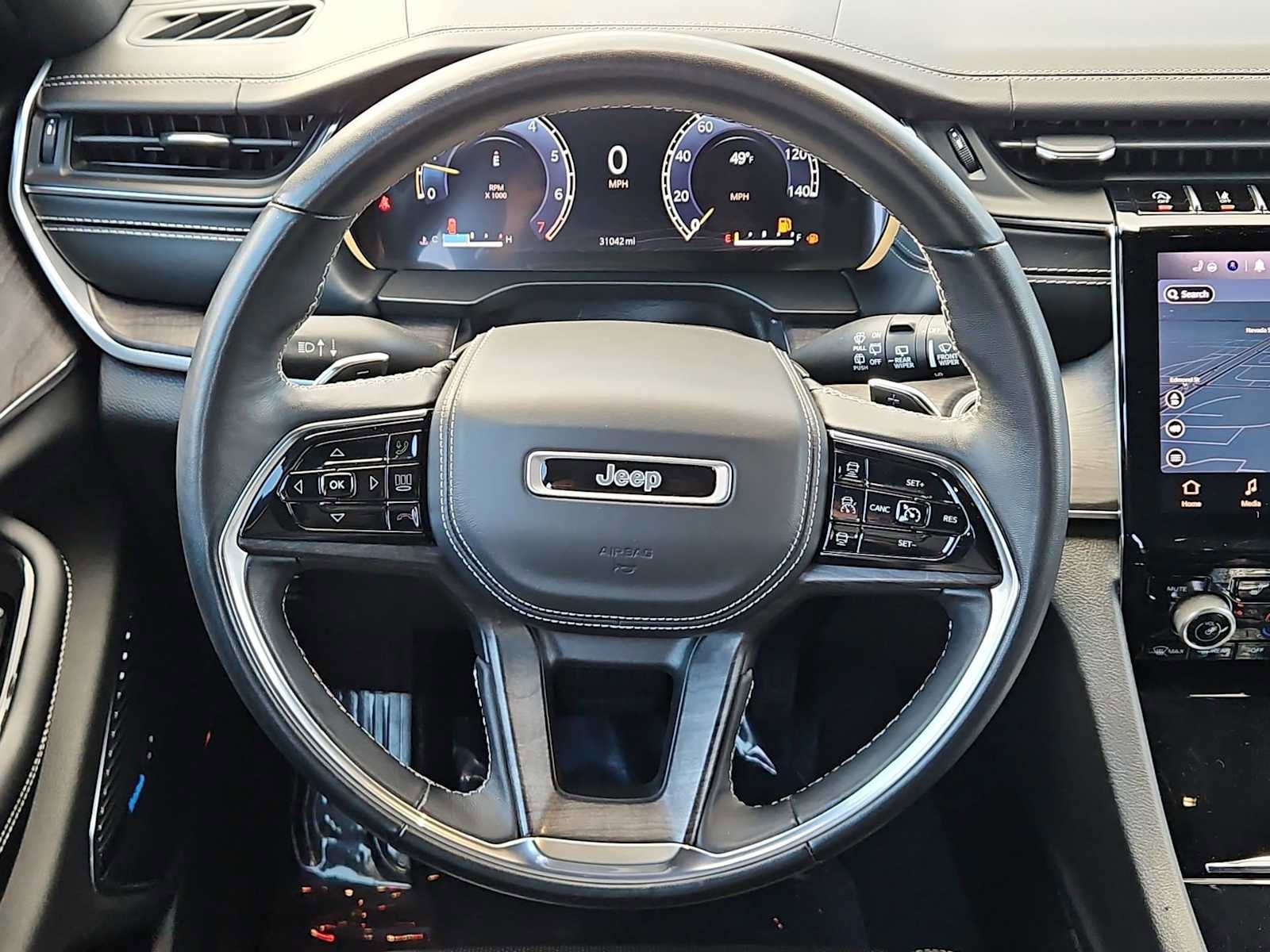 Used 2022 Jeep Grand Cherokee L Overland w/ Luxury Tech Group IV image 24