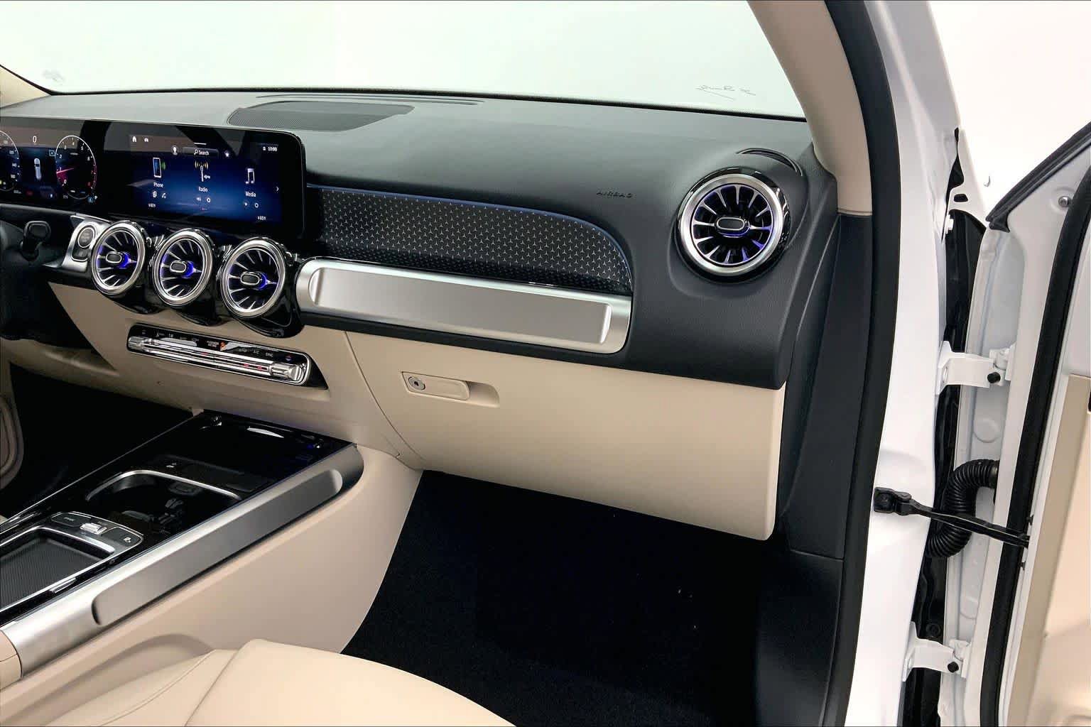 New 2026 Mercedes-Benz GLB 250 image 28