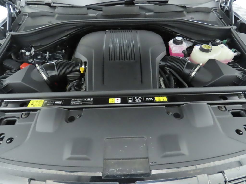 New 2025 Land Rover Range Rover SE image 30