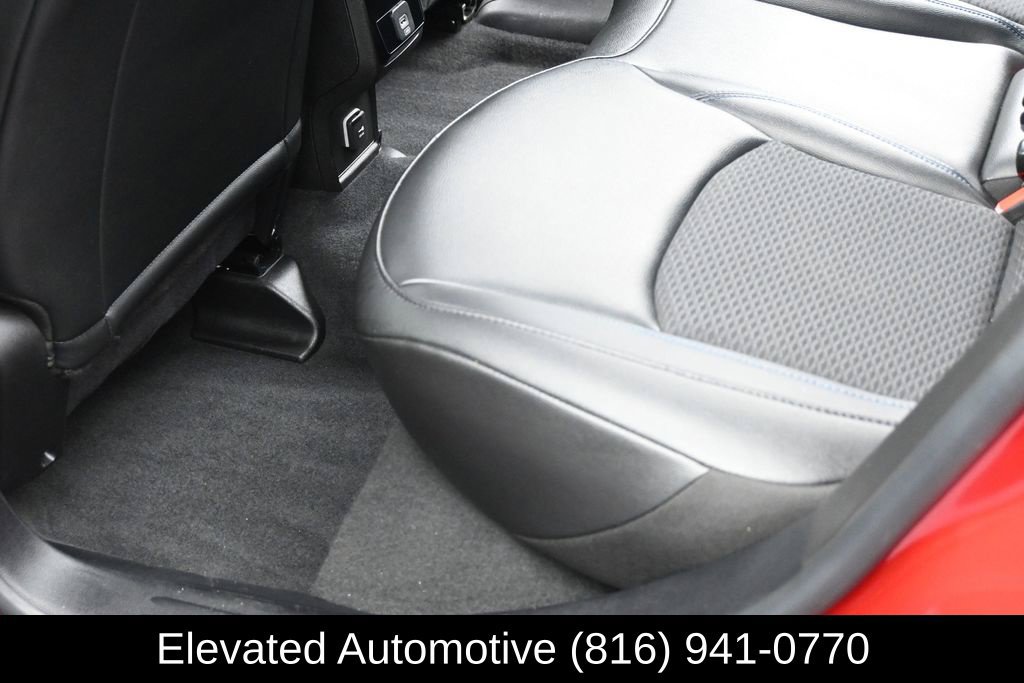 Used 2025 Jeep Compass Latitude w/ Altitude Special Edition AWD/4WD image 13