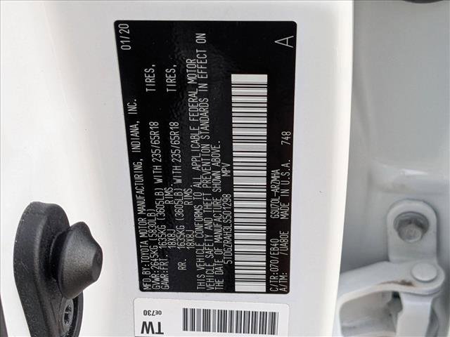 Used 2020 Toyota Highlander XLE image 24