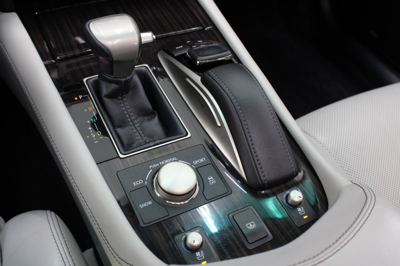 Used 2016 Lexus LS 460 w/ Comfort Package RWD image 61