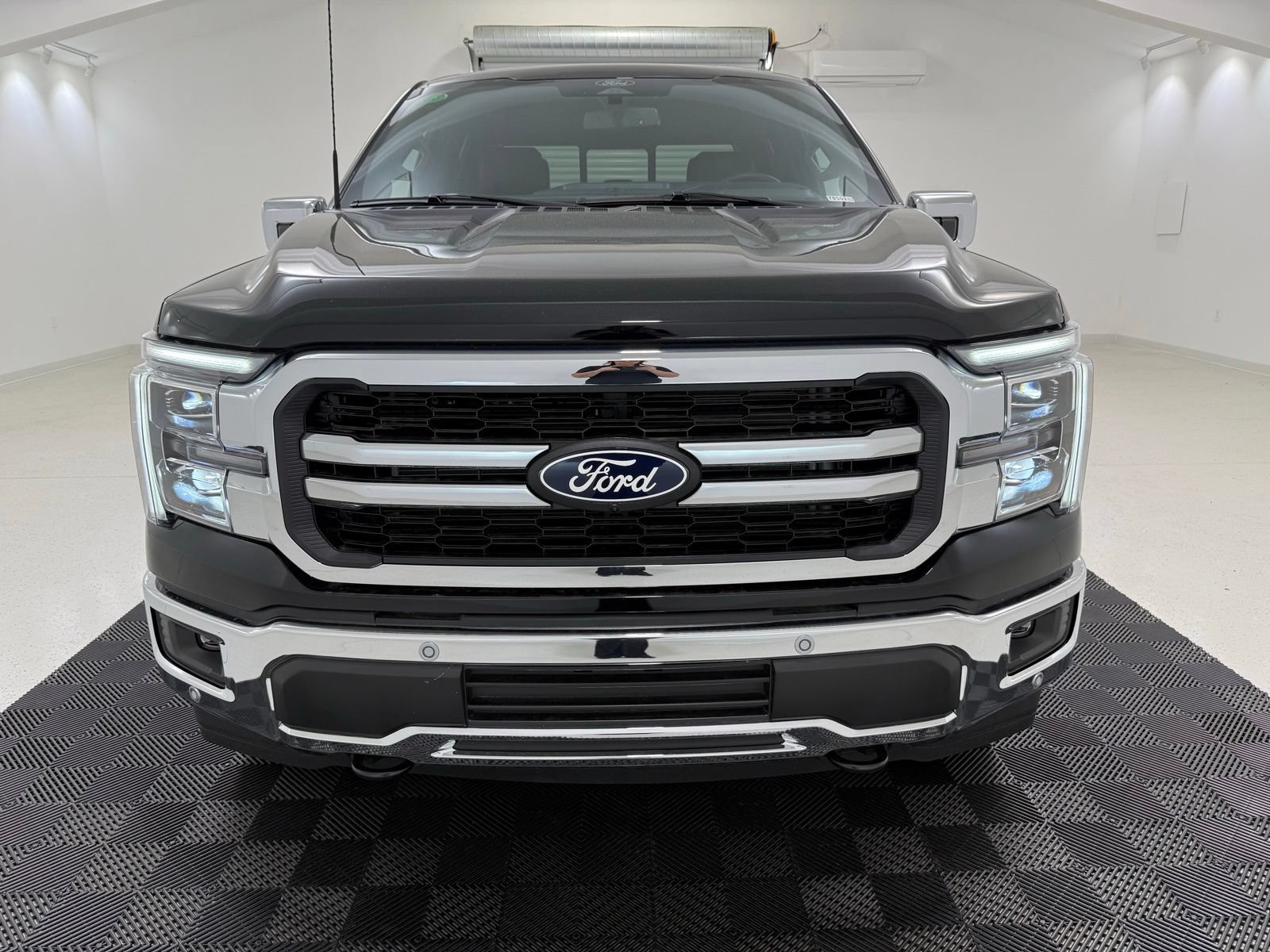 New 2025 Ford F150 Lariat w/ Equipment Group 502A High AWD/4WD image 2