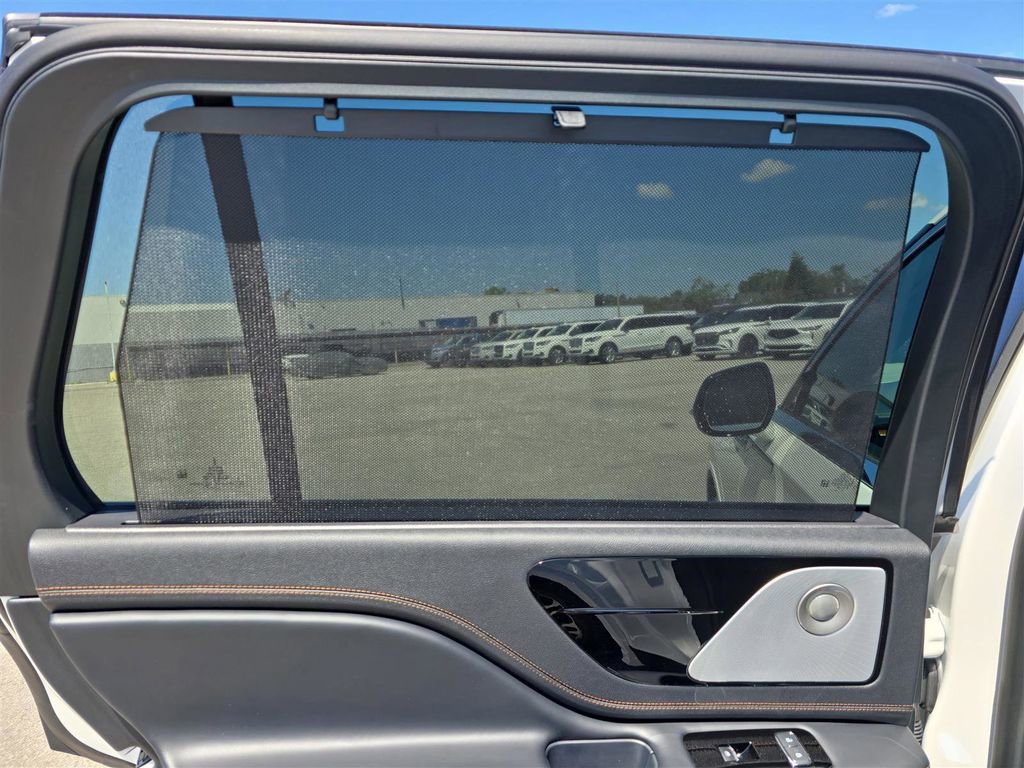 Used 2025 Lincoln Aviator Black Label image 12