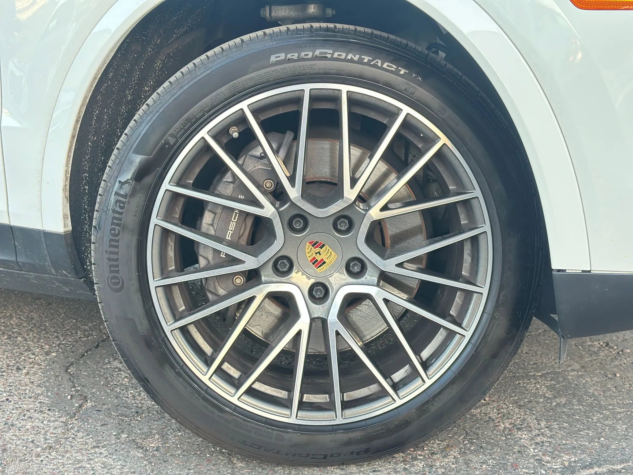 Used 2022 Porsche Cayenne Sport Utility 4D image 7