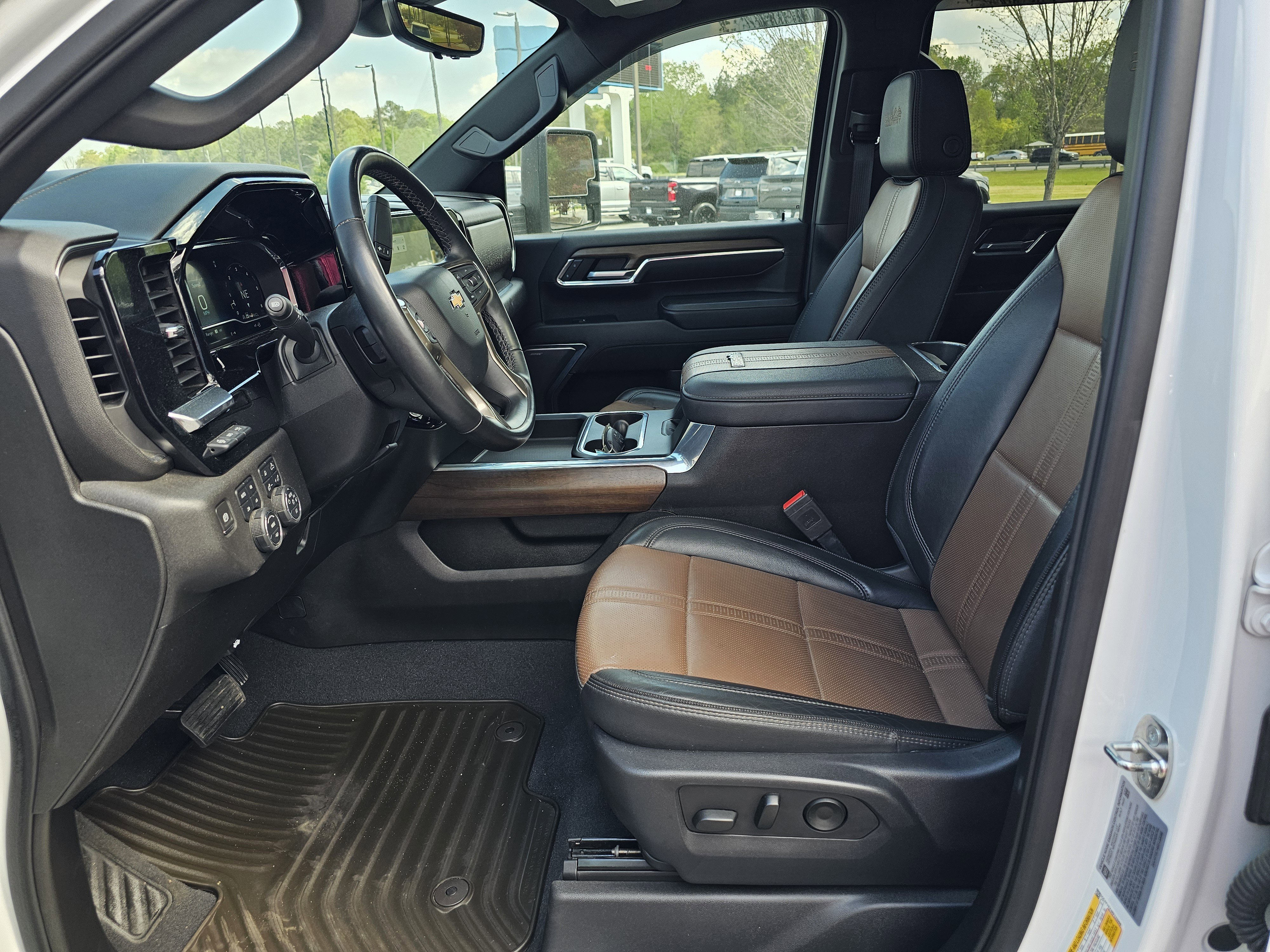 Used 2024 Chevrolet Silverado 3500 High Country w/ High Country Premium Package image 19