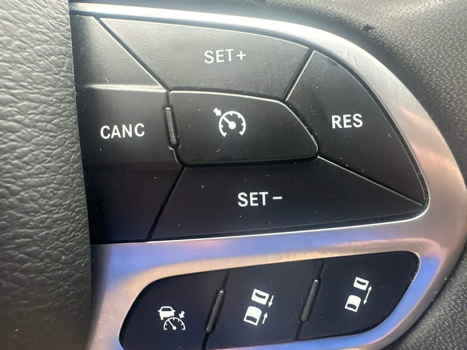 Used 2024 Chrysler Pacifica Touring-L image 31