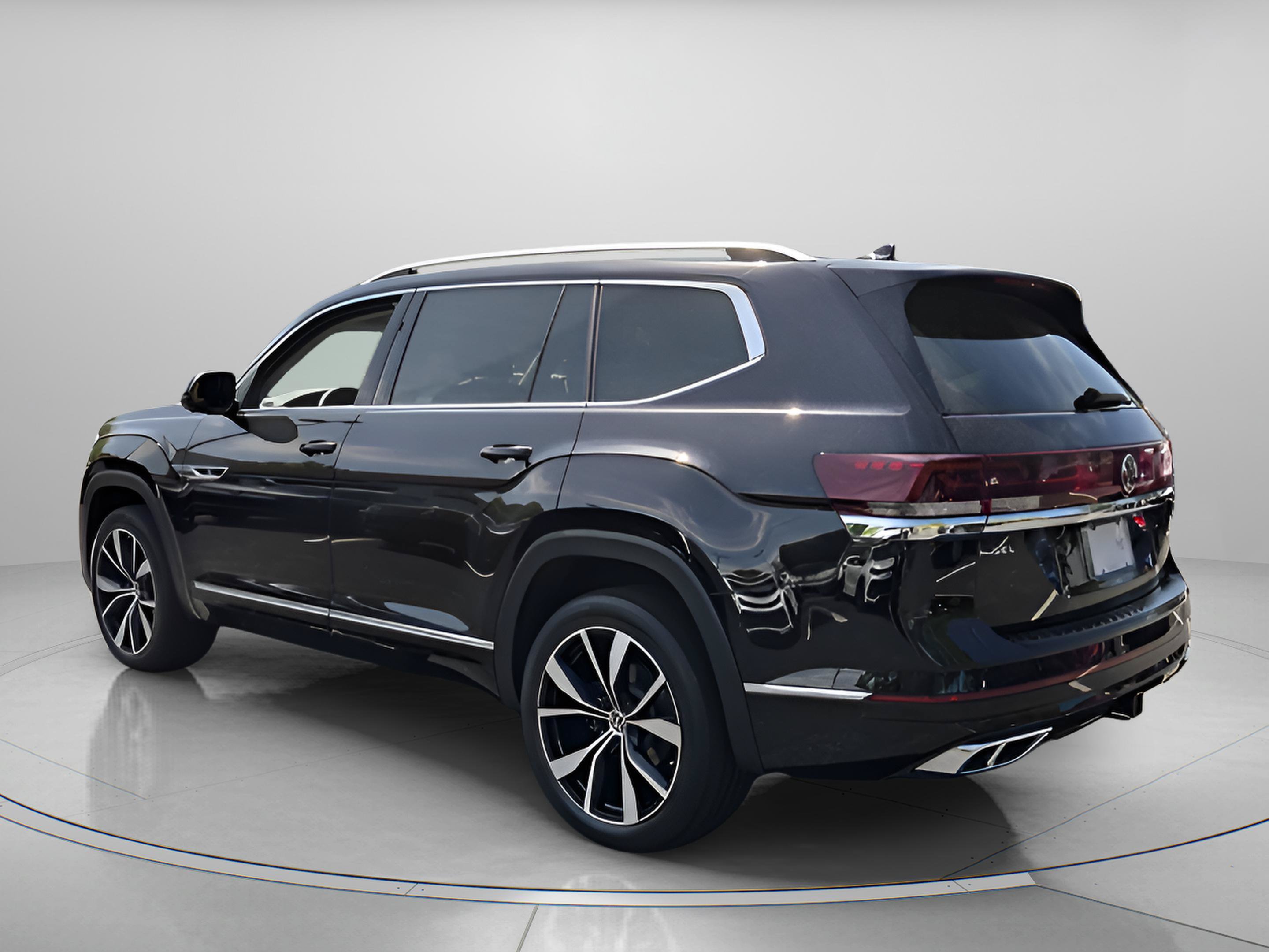 Used 2025 Volkswagen Atlas SEL Premium R-Line AWD/4WD image 3