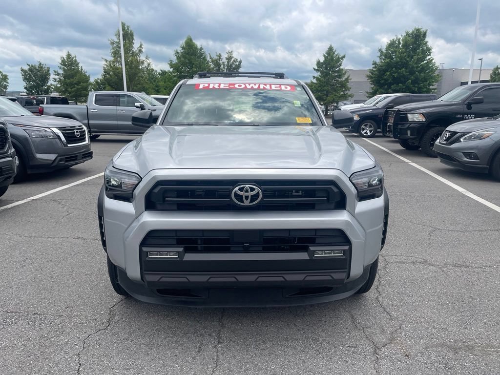 Used 2025 Toyota 4Runner SR5 AWD/4WD image 2