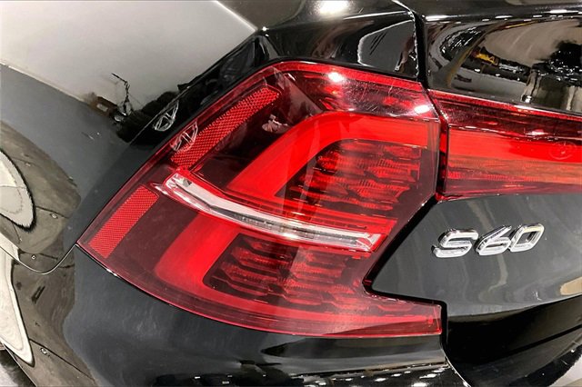 Used 2019 Volvo S60 T5 Momentum w/ Premium Package image 31