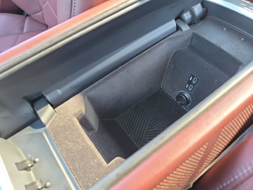 Used 2026 BMW 740i RWD image 13