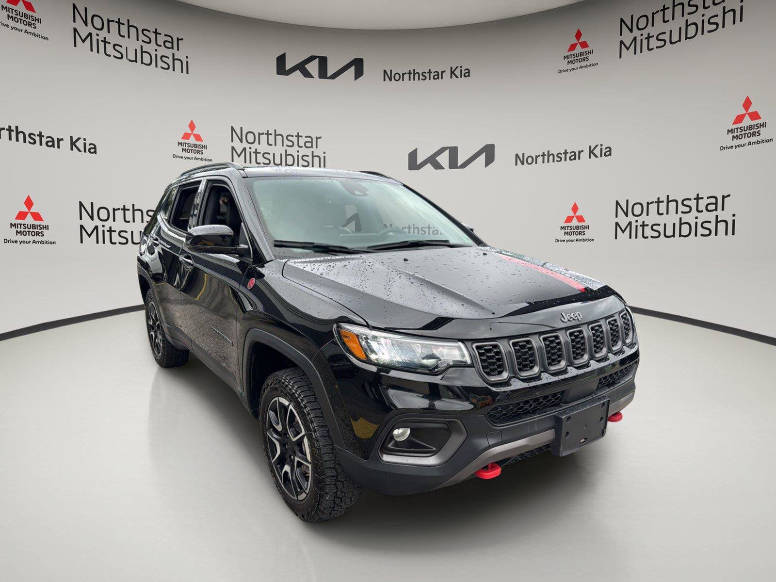 Used 2024 Jeep Compass Trailhawk AWD/4WD image 8